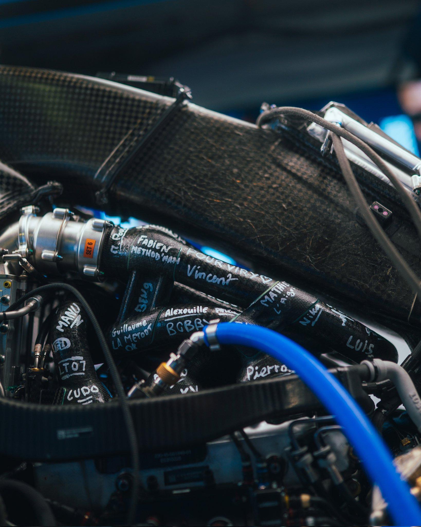 索伯车队险胜雷诺车队，汉密尔顿高光表现