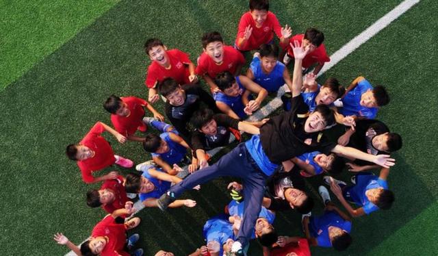 开云体育-球员们的拼搏精神引发观众共鸣