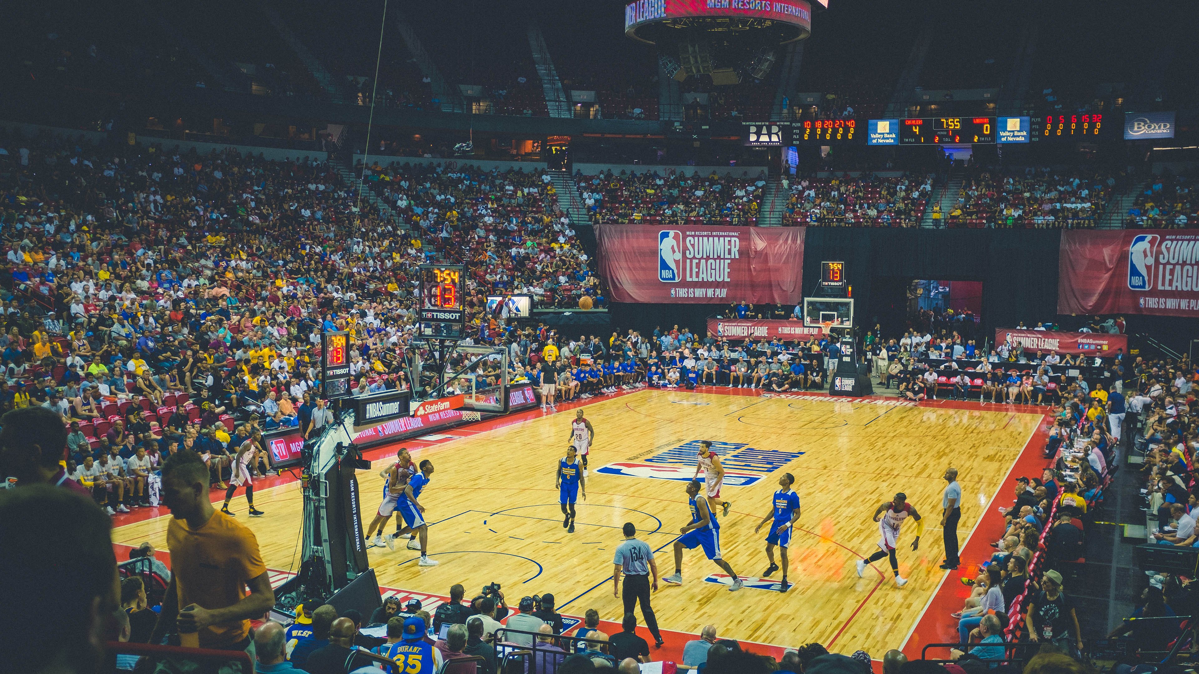 开云体育中国-西决生死战之夜，文班亚马攻防两端的绝对统治